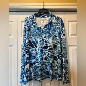 Blue Patterned Men's 1/4 zip up long sleeve.